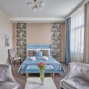 Отель Adria
